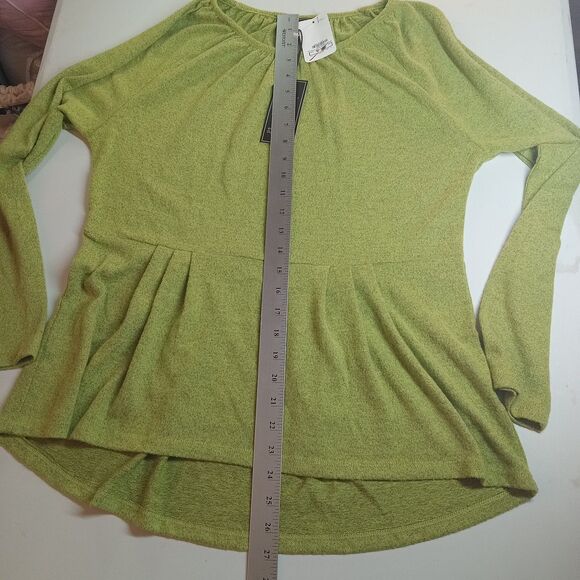 DG2 by Diane Gilman Raglan Sleeve Brushed Sweater Knit Peplum Top, Large - Picture 5 of 9